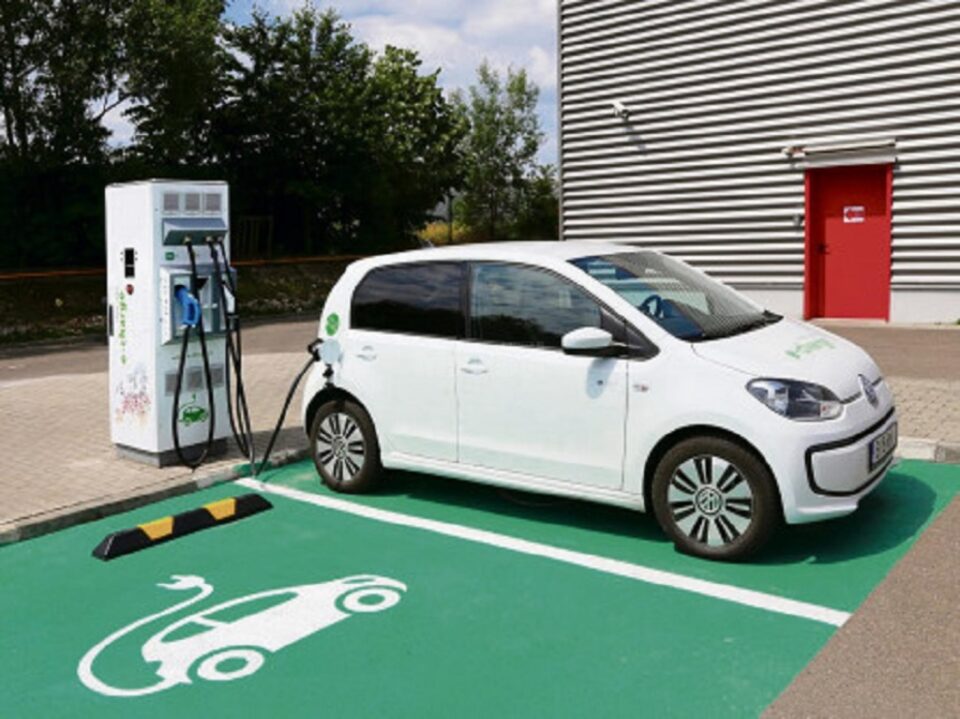 Șapte noi stații de încărcare pentru automobilele electrice vor fi montate în cinci locații din Suceava Șapte noi stații de încărcare pentru automobilele electrice vor fi montate în cinci locații din Suceava