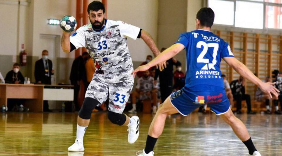 HC Buzău s-a desprins pe final în disputa cu CSU din Suceava. Foto Alex Nicodim