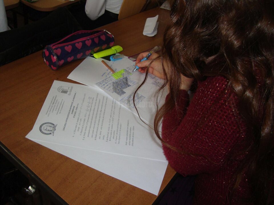 3.695 de elevi suceveni participă la activitățile de educație remedială