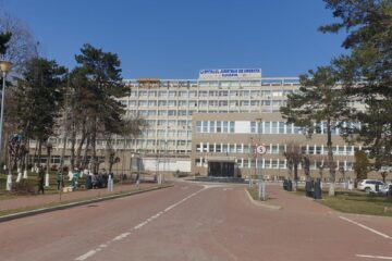 Șoferul a fost transportat la spital pentru stabilirea alcoolemiei