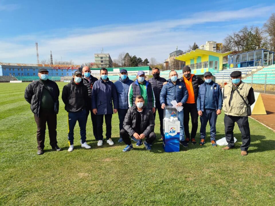Ședința cu delegații echipelor de Liga a IV-a s-a ținut în aer liber, pe stadionul Areni Ședința cu delegații echipelor de Liga a IV-a s-a ținut în aer liber, pe stadionul Areni
