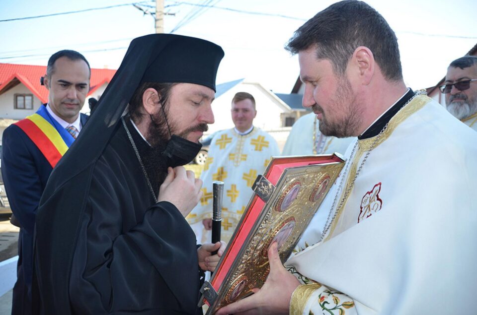 PS Damaschin Dorneanul a sfințit o casă socială la Parohia Calafindești