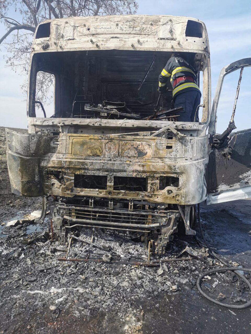 Capul tractor a ars în totalitate