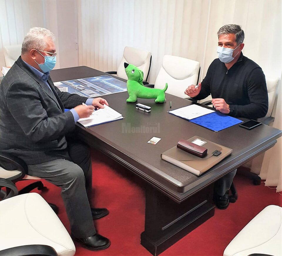 Contractul pentru furnizarea a 15 autobuze electrice Solaris, semnat miercuri, la Primăria Suceava