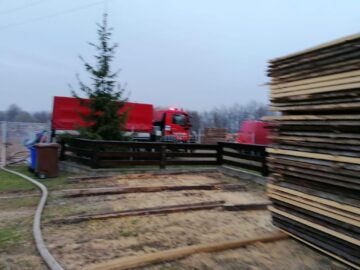 Incendiu devastator la un gater: hala a ars cu tot cu utilaje și material lemnos