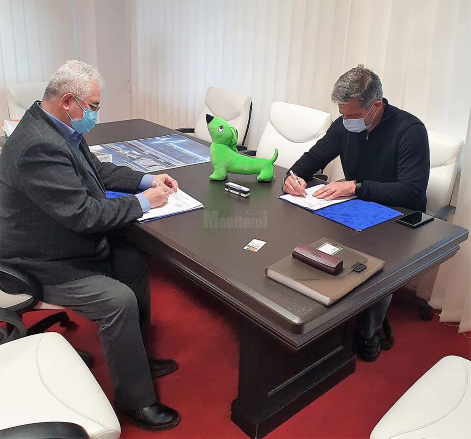 Semnarea contractului de furnizare a celor 15 autobuze electrice Solaris și a 19 stații de încărcare Semnarea contractului de furnizare a celor 15 autobuze electrice Solaris și a 19 stații de încărcare