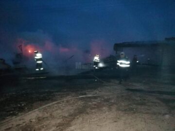 Incendiu devastator la un gater: hala a ars cu tot cu utilaje și material lemnos