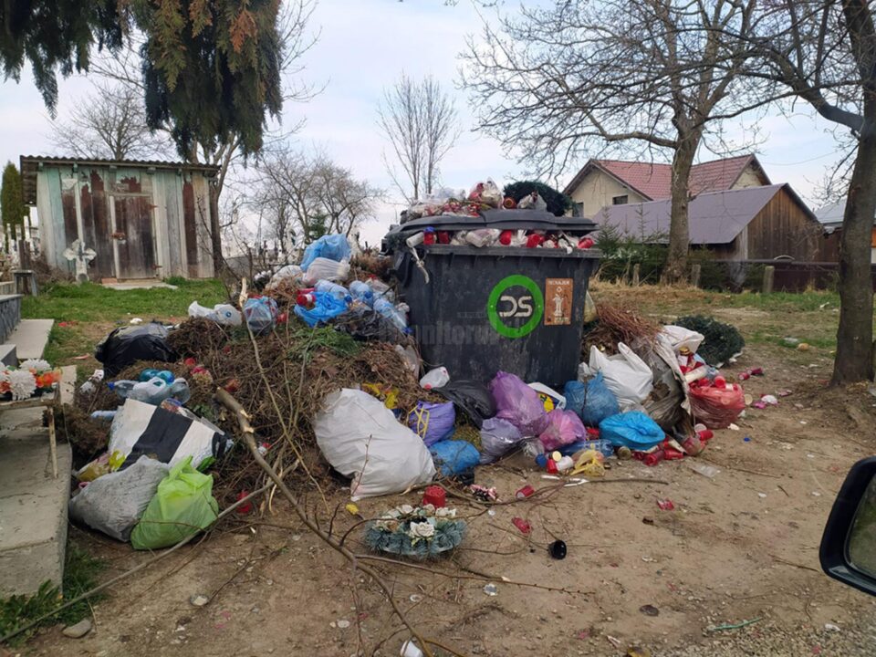 Gunoaiele au depășit cu mult capacitatea de preluare a pubelelor