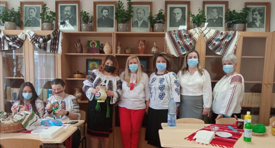 Obiceiurile din Bucovina, promovate internațional cu sprijinul elevilor și profesorilor de la Școala Gimnazială Nr. 1 Suceava