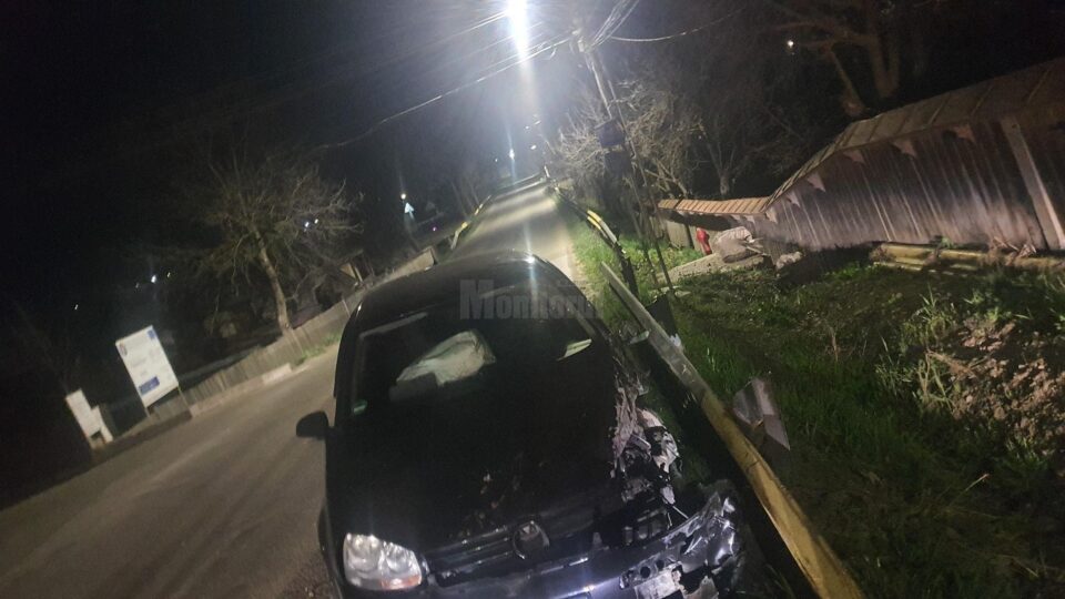 Autoturismul VW Golf implicat în accident