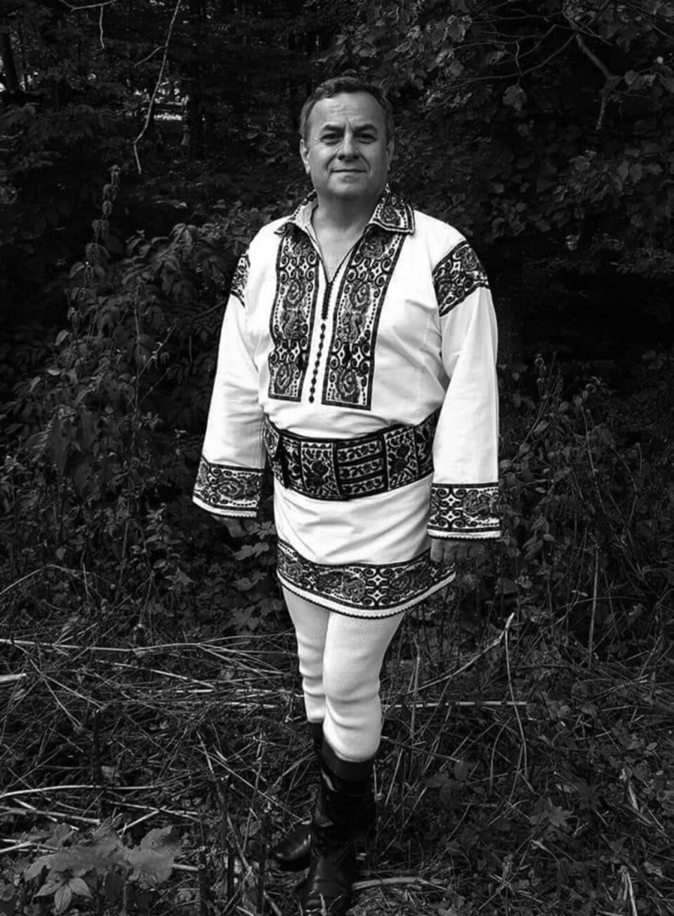 Interpretul de muzica populară George Finiș, deținător al Trofeului ”Floarea din Gradină”