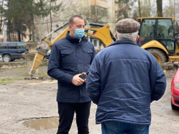 Reabilitare a zonei “La bazin”, pe 2.800 de mp, cu spații verzi și locuri de parcare