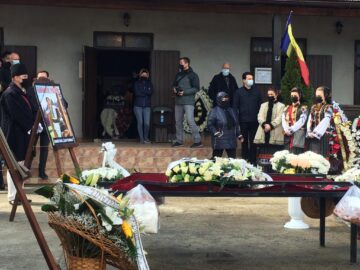Interpretul de muzică populară George Finiș a fost condus pe ultimul drum