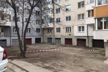 Câțiva proprietari de garaje de pe strada Narciselor s-au făcut stăpâni pe un domeniu public