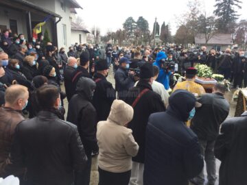 Interpretul de muzică populară George Finiș a fost condus pe ultimul drum cu fanfară