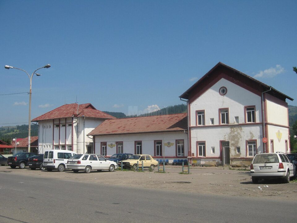 Parcarea Gării Câmpulung Moldovenesc