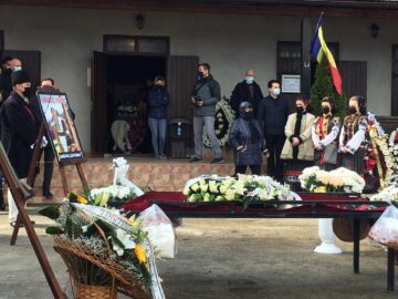 Interpretul de muzică populară George Finiș a fost condus pe ultimul drum