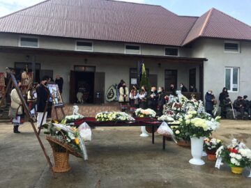 Interpretul de muzică populară George Finiș a fost condus pe ultimul drum
