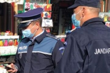 Sute de obiecte de îmbrăcăminte și încălțăminte, posibil contrafăcute, confiscate de la comercianți