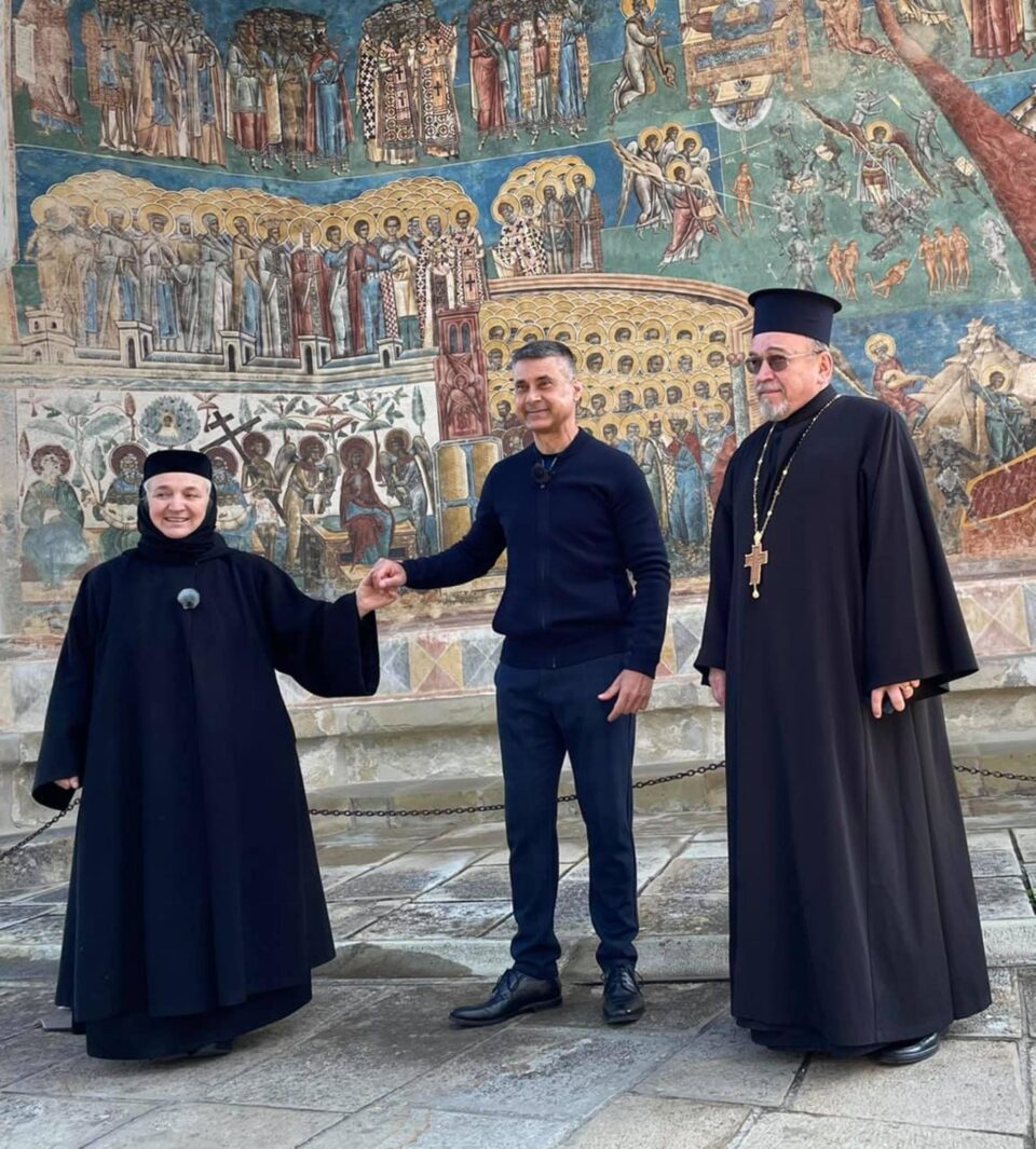 La Mănăstirea Voroneț FOTO Facebook David Saranga