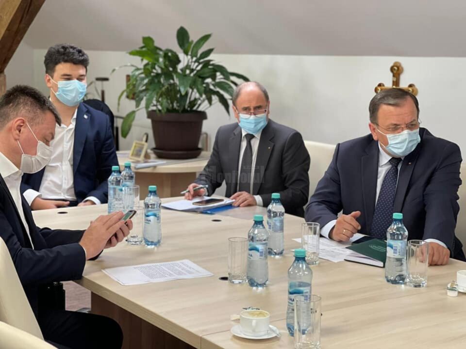 Flutur și Gheorghiu doresc implementarea în județul Suceava a proiectului Citește-mi 100 de povești Flutur și Gheorghiu doresc implementarea în județul Suceava a proiectului Citește-mi 100 de povești