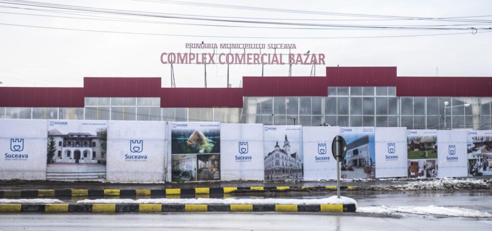 A devenit agresiv cu polițiștii pe care-i chemase să reclame un comerciant din Bazar A devenit agresiv cu polițiștii pe care-i chemase să reclame un comerciant din Bazar