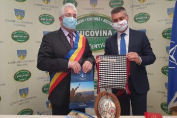 Primarul Sucevei, Ion Lungu, împreună cu ambasadorul Israelului în România, David Saranga