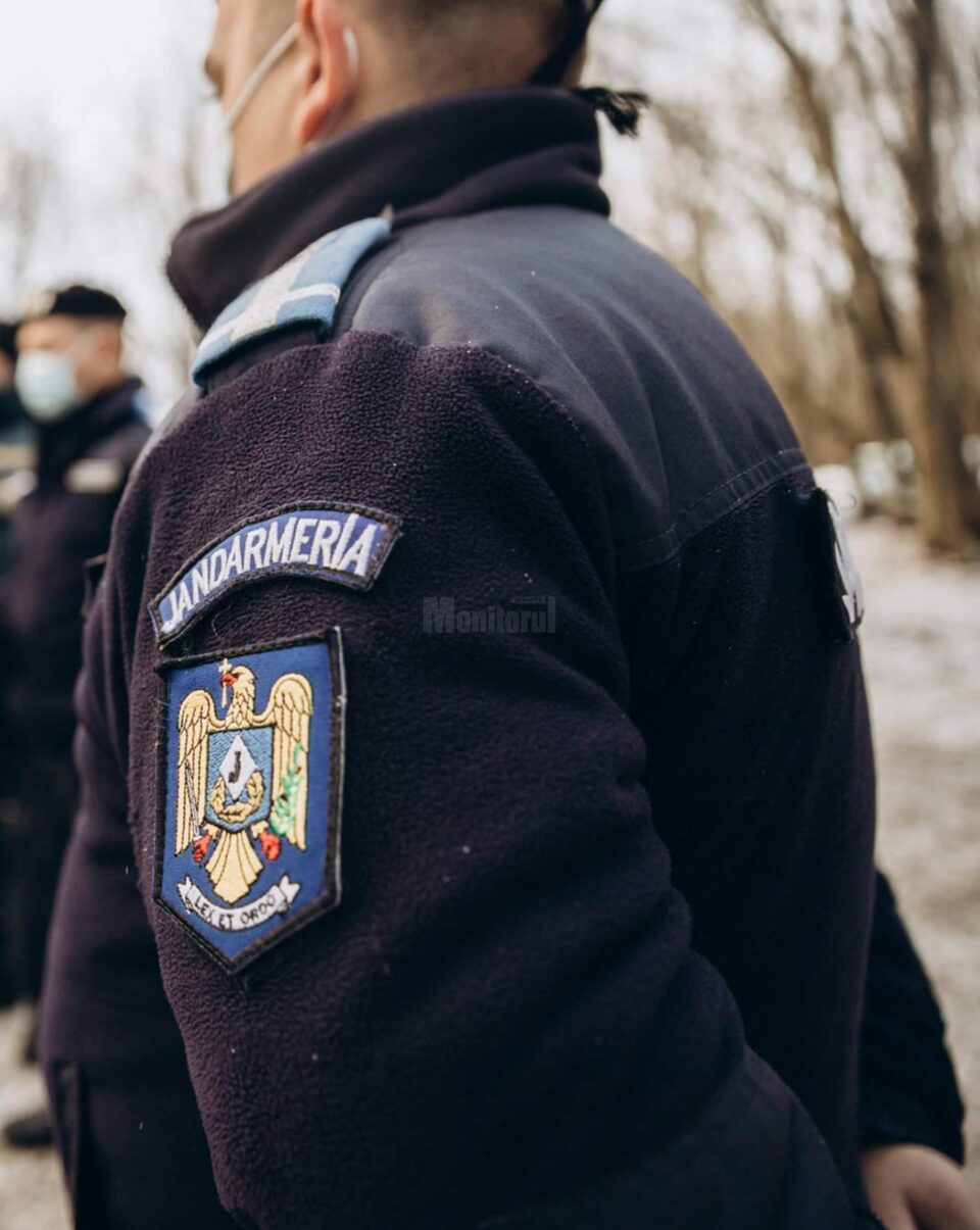 Jandarmii au dat 72 de amenzi, majoritatea pentru lipsa măștii și circulație nejustificată noaptea Jandarmii au dat 72 de amenzi, majoritatea pentru lipsa măștii și circulație nejustificată noaptea