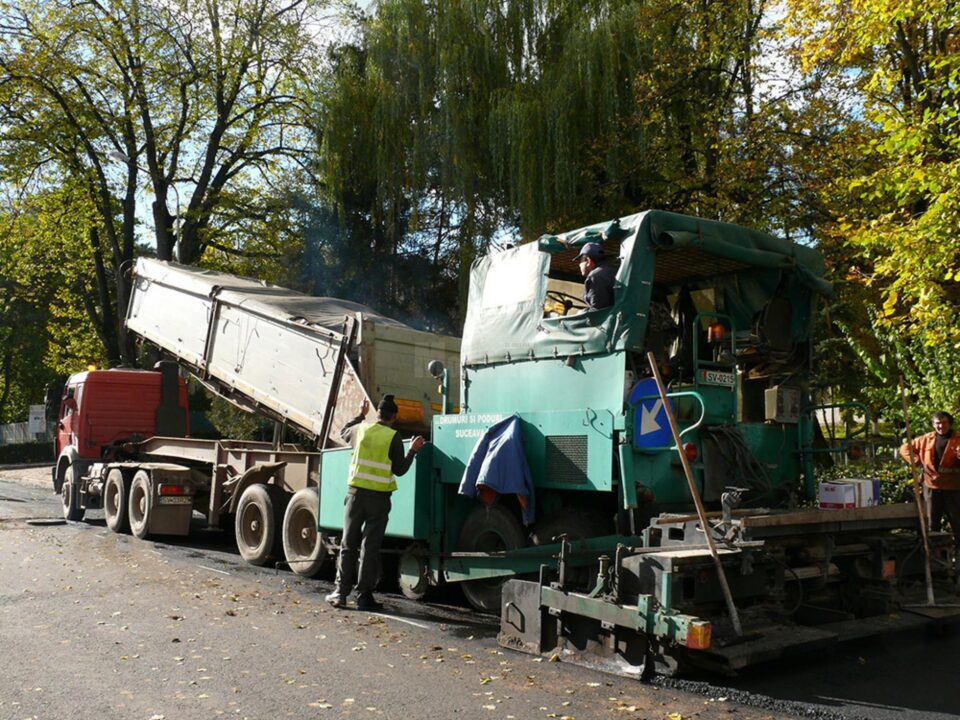 Investiții majore în infrastructura rutieră și pietonală a municipiului Fălticeni