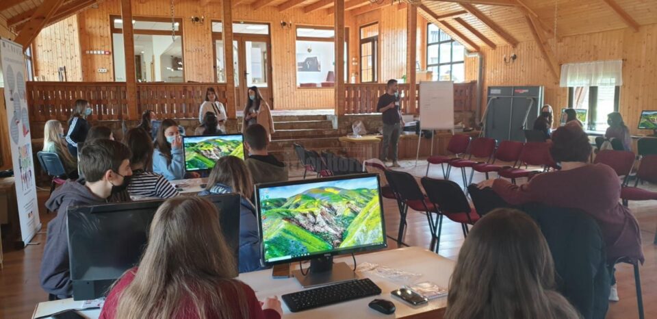 Noi ateliere de creație organizate la Vama, pentru copii din Cernăuți și Dolhasca