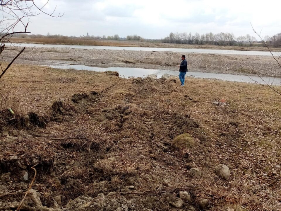 Firma a amplasat fără autorizațiile de rigoare rețele de comunicații în situl Natura 2000 ROSCI0365 Râul Moldova