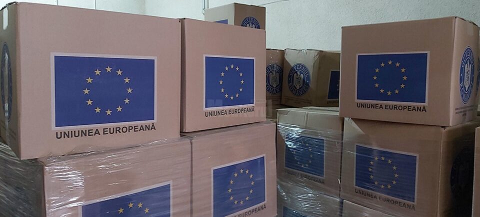 Începe distribuirea pachetelor cu alimente pentru aproximativ 700 de persoane din Fălticeni Începe distribuirea pachetelor cu alimente pentru aproximativ 700 de persoane din Fălticeni