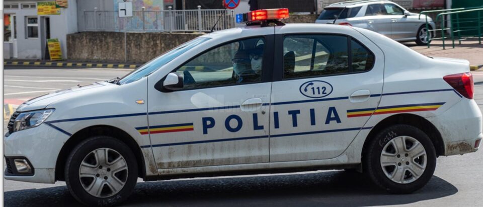Un tânăr fără permis a abandonat mașina și a fugit, în speranța de a scăpa de polițiști Un tânăr fără permis a abandonat mașina și a fugit, în speranța de a scăpa de polițiști