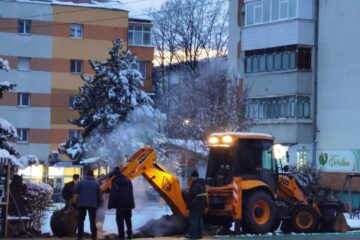Avarie la rețeaua de termoficare, lângă Biserica Sf Andrei