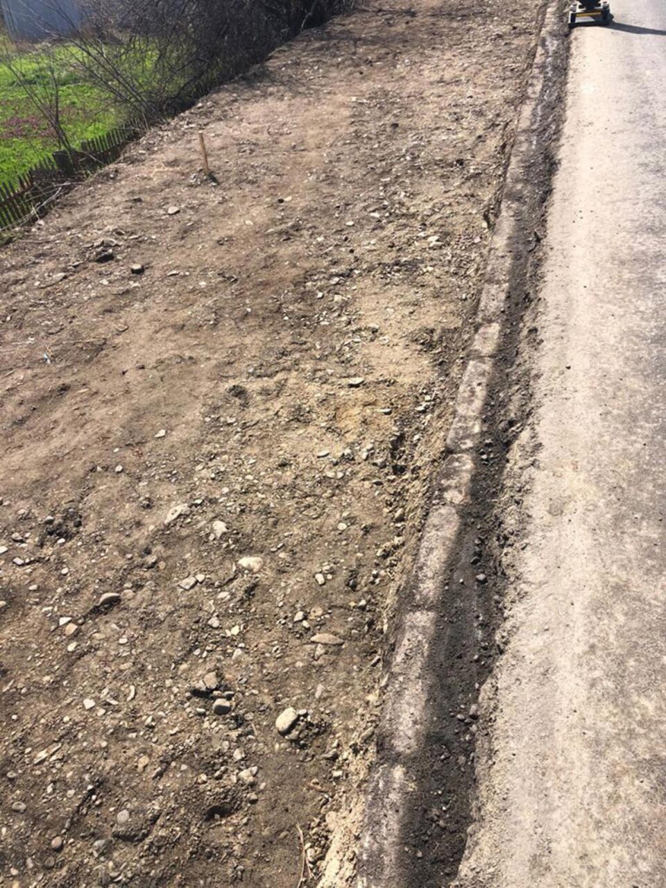 Inspectoratul de Stat în Construcții, sesizat despre neregulile de la trotuarul de 90.000 de euro de la Dornești
