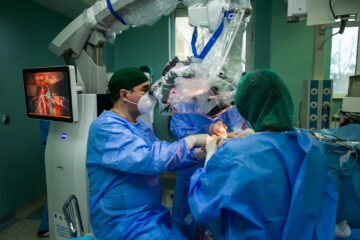 Intervenția chirurgicală de extirpare a tumorii cerebrale la tânăra din Rădăuți Sursa Facebook Spitalul de Neurochirurgie Iași