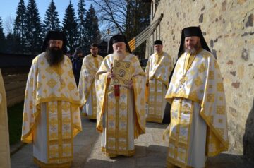 Duminica Floriilor, prilej de „înfrățire” în rugăciune, la Voroneț, pentru românii din țară și cei din Nordul Bucovinei