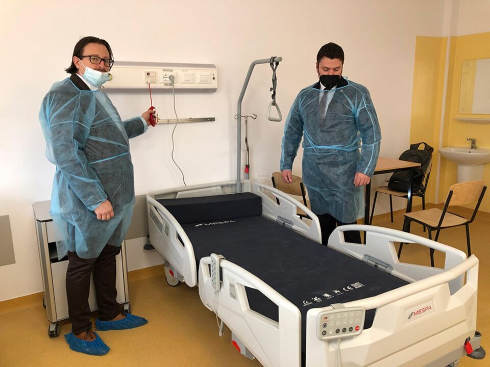 Managerul Romeo Negruț și primarul Bogdan Loghin