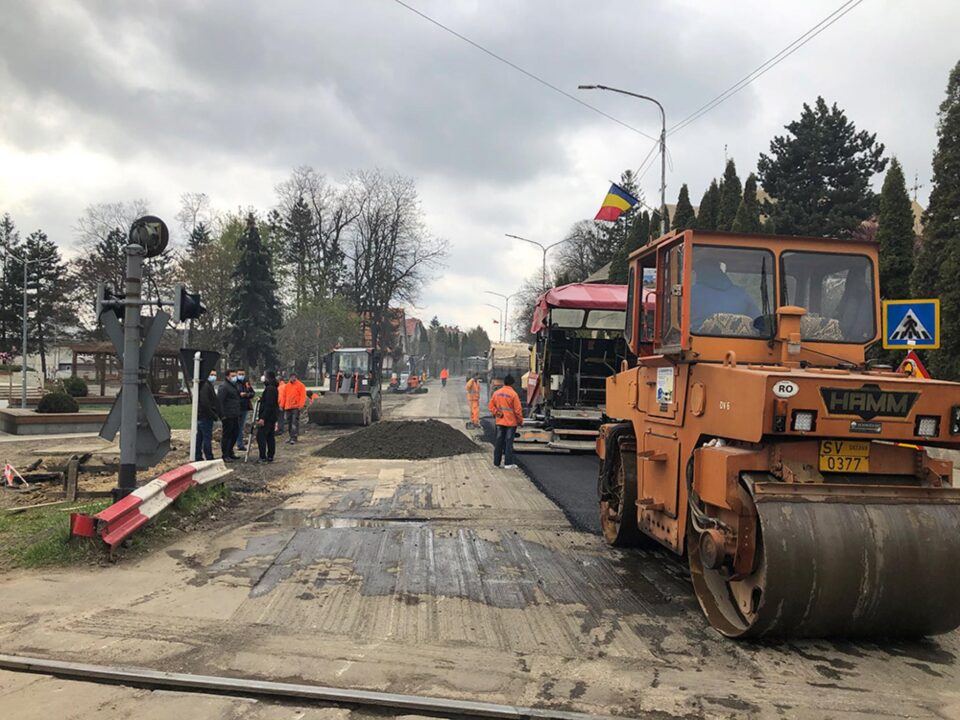Reabilitări și modernizări pe cea mai reprezentativă stradă din municipiu