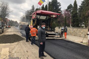 Strada Bogdan Vodă va fi asfaltată în cursul acestei săptămâni până în zona Casei Municipale de Cultură
