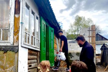 Peste 200 de persoane nevoiașe, ajutate în cadrul campaniei ,,DAR spre Înviere”
