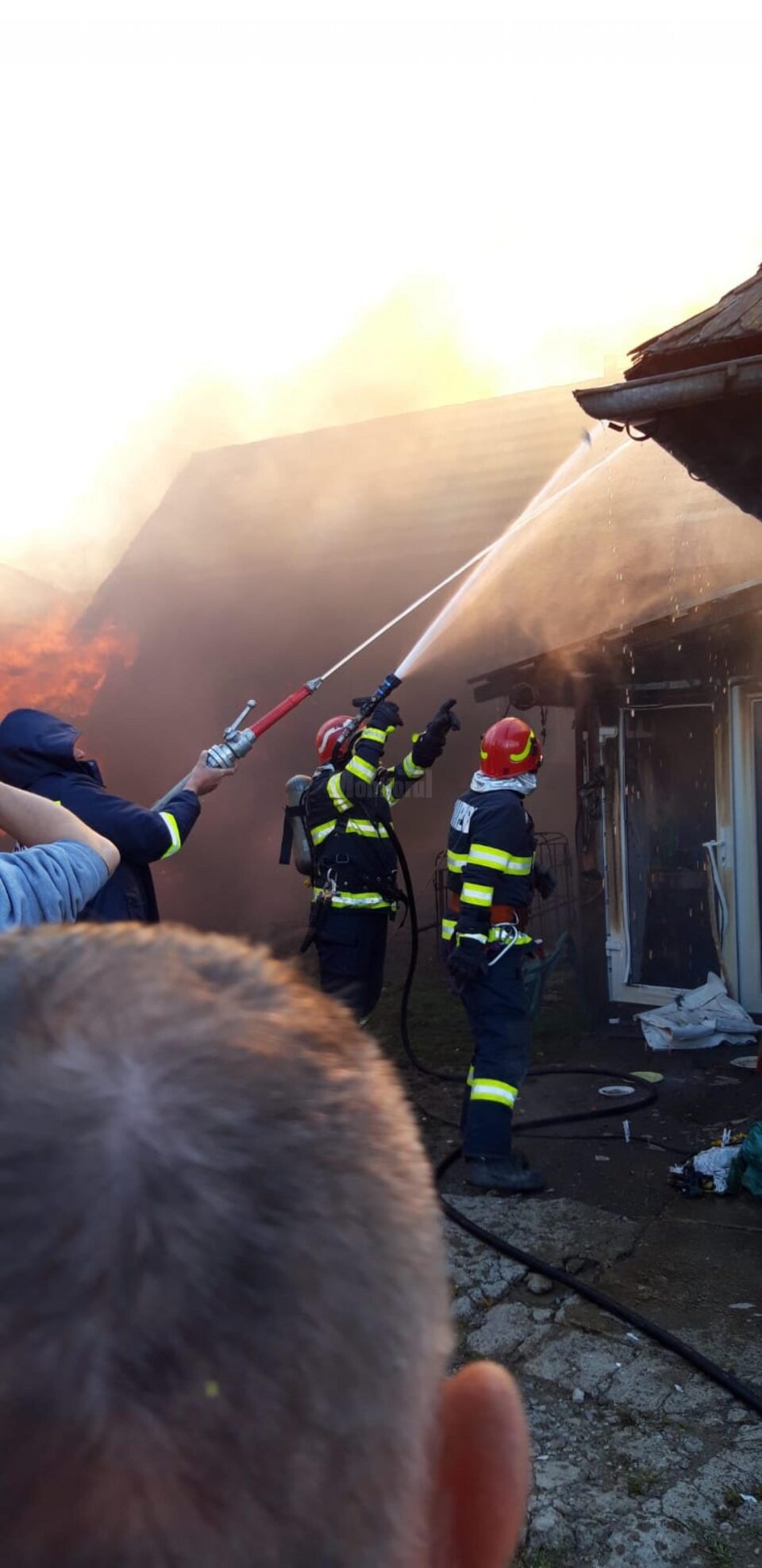 incendiu fratauti
