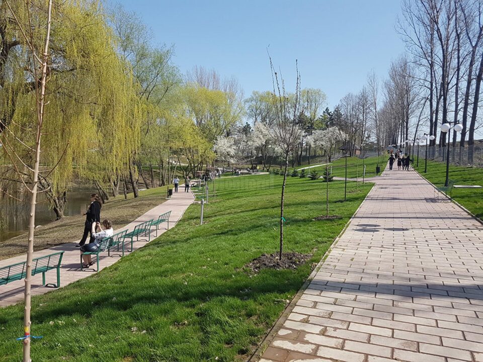 Zona de agrement Tătărași, afectată parțial de o alunecare de teren