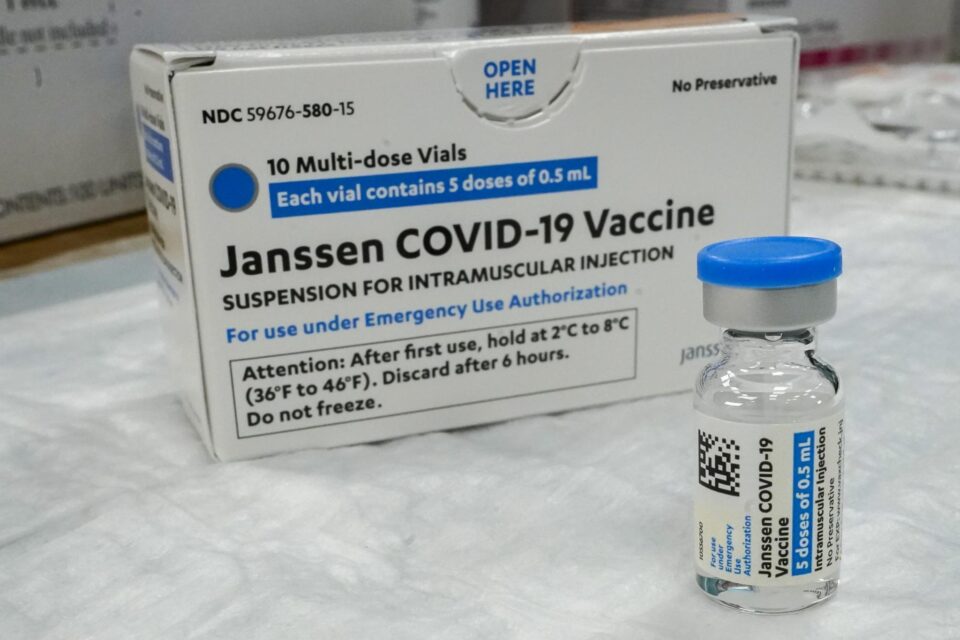 300 de doze de vaccin Johnson, la cabinete ale medicilor de familie din Suceava și 9 comune 300 de doze de vaccin Johnson, la cabinete ale medicilor de familie din Suceava și 9 comune