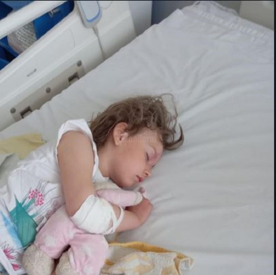 O fetiță în vârstă de 4 ani, din Boroaia, diagnosticată cu o tulburare neurologică rară, are nevoie de bani pentru tratament O fetiță în vârstă de 4 ani, din Boroaia, diagnosticată cu o tulburare neurologică rară, are nevoie de bani pentru tratament