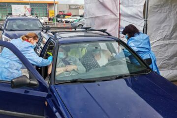 Vaccinarea la centrul drive-thru de la Shopping City Suceava se face fără programare