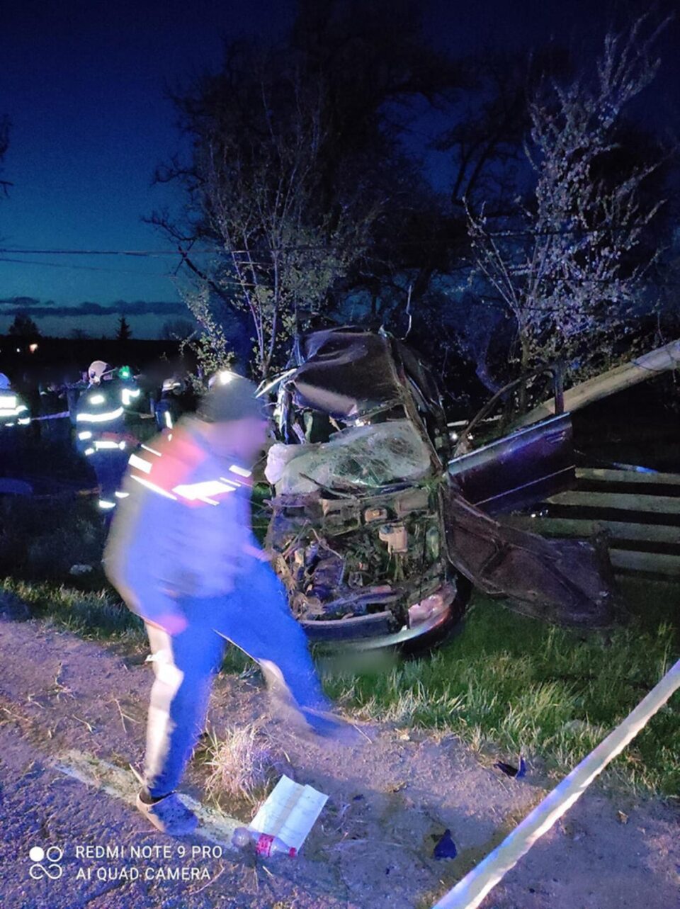 Un adolescent de 17 ani a murit, iar un tânăr de 21 de ani a ajuns la spital după un accident la Clit