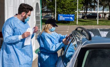 Ieri, câte o persoană la aproape 4 minute s-a vaccinat anti-Covid, la centrul drive-thru de la Shopping City Suceava