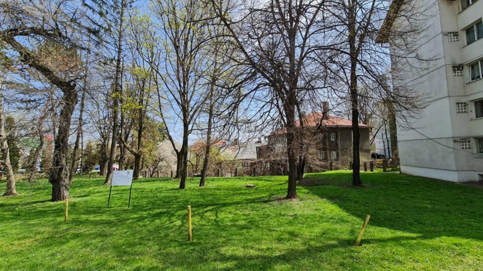 Parcela pe care urmează a fi construită clinica oftalmologică