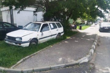 Autovehiculele abandonate sau fără stăpân, îndepărtate de pe străzile municipiului Fălticeni